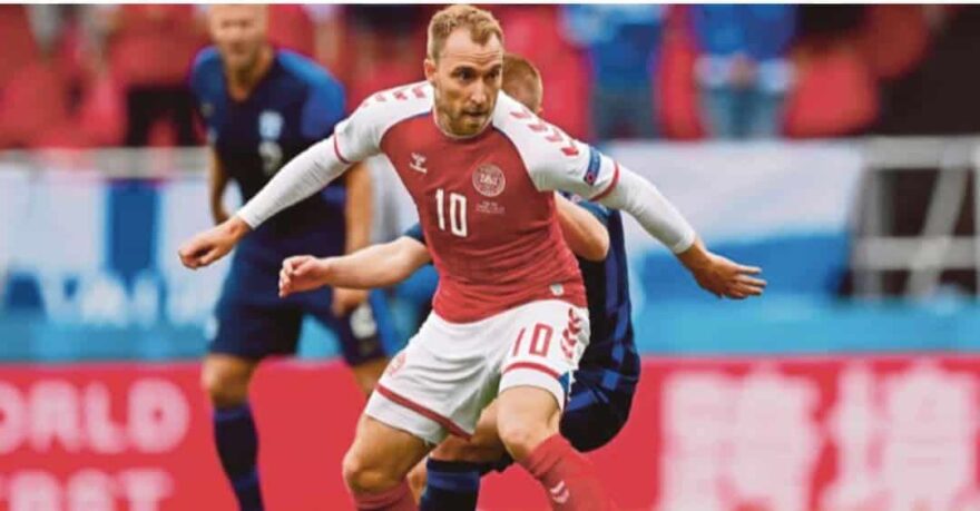Detik cemas pemain bola sepak Denmark ‘tumbang’ ketika perlawanan, penonton menangis